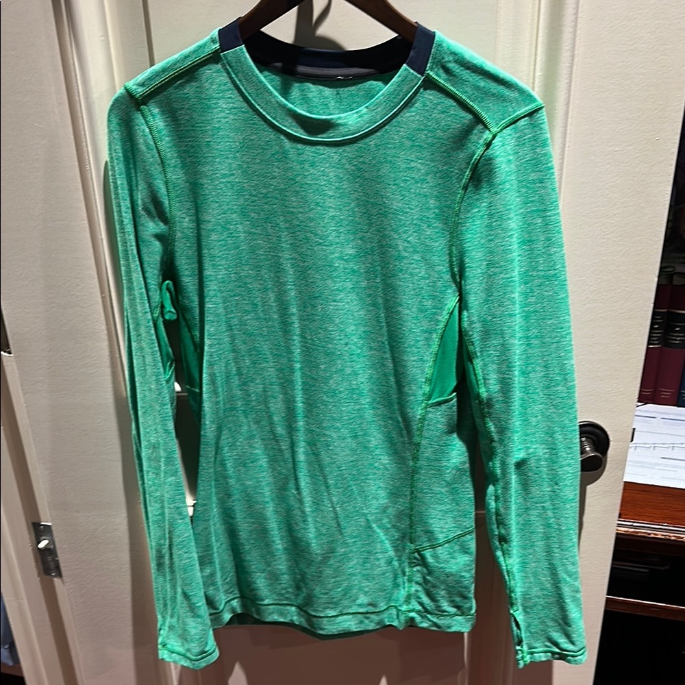 Lululemon Vibrant Green Long Sleeve Warm Layer